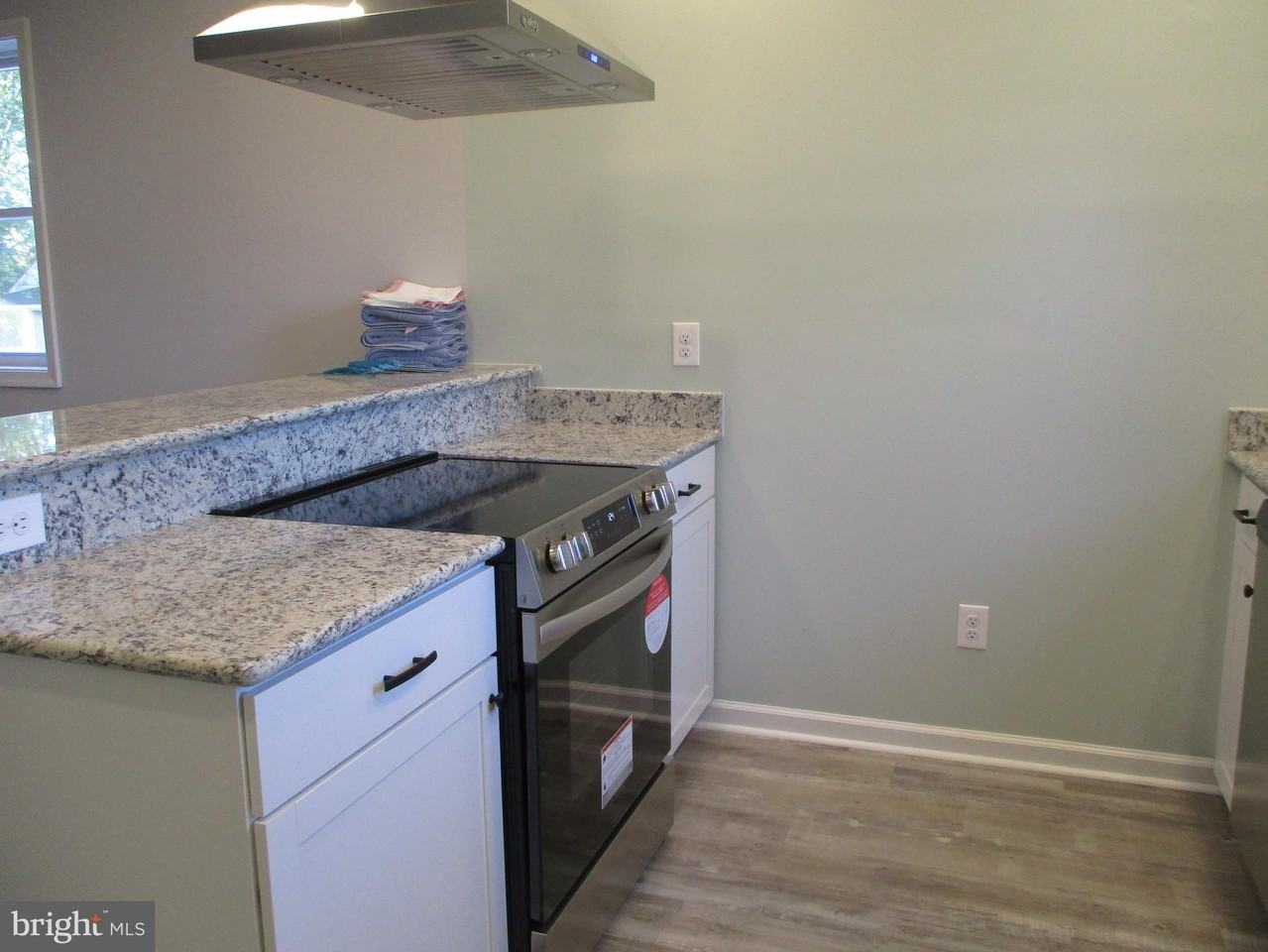 18085 Point Lookout Rd - Photo 2 of 8