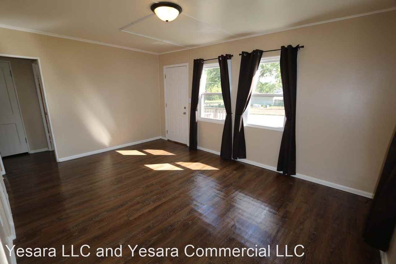 2204-2206 Flint Hills Dr - Photo 2 of 11