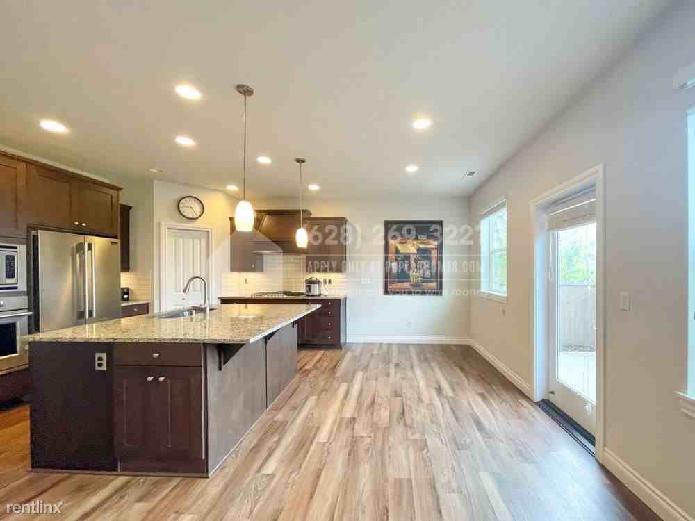 20303 85th Pl Ne - Photo 3 of 22