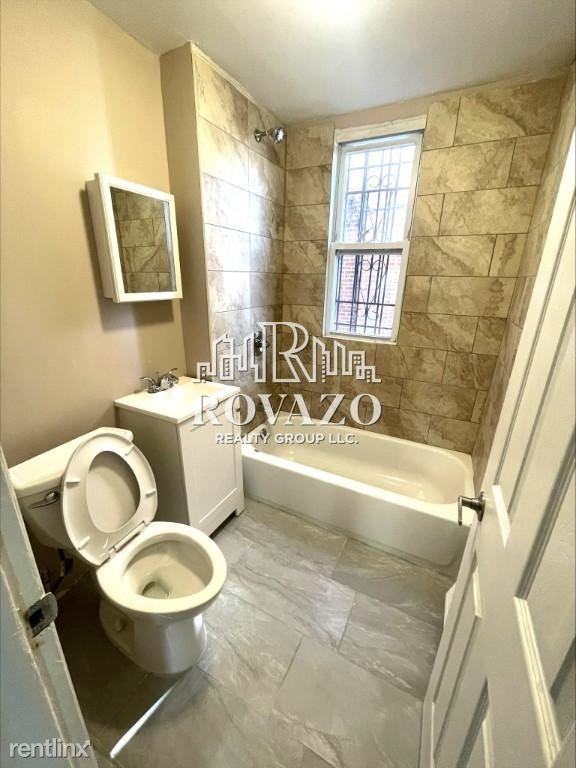 306 S 10th St - Photo 2 of 8