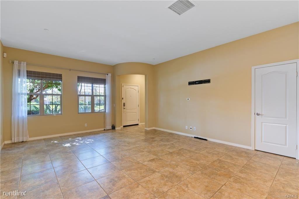 107 Towngate - Photo 3 of 10