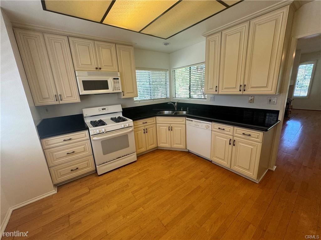 59 Rainbow Rdg #30 - Photo 2 of 10