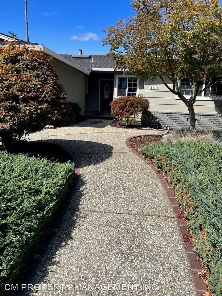 1119 Littleoak Dr - Photo 2 of 22