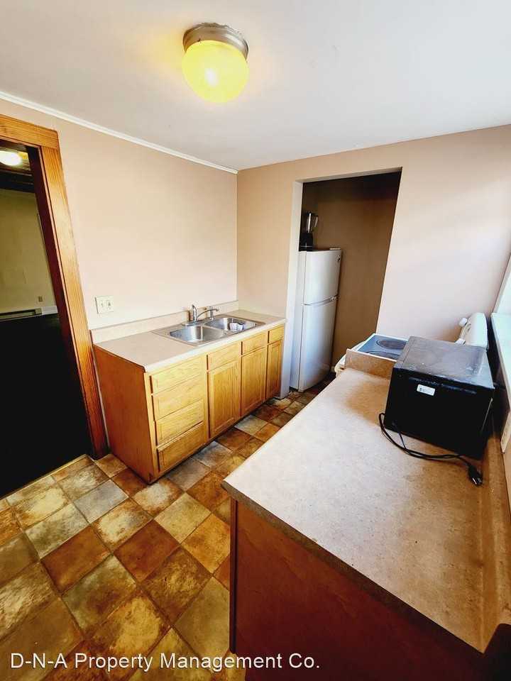 118-120 S. Courtland St - Photo 3 of 8