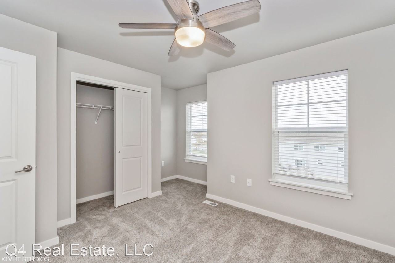 Big Ben Townhomes - Photo 2 of 2