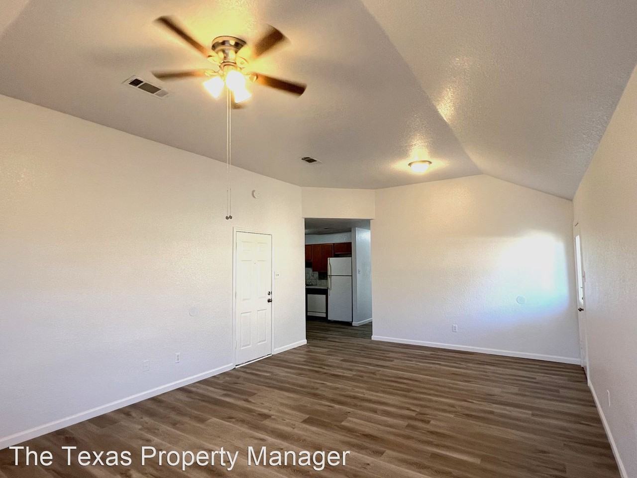 4005 Hitchrock Dr - Photo 3 of 30