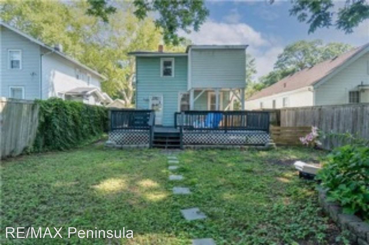 2821 Victoria Ave - Photo 2 of 9