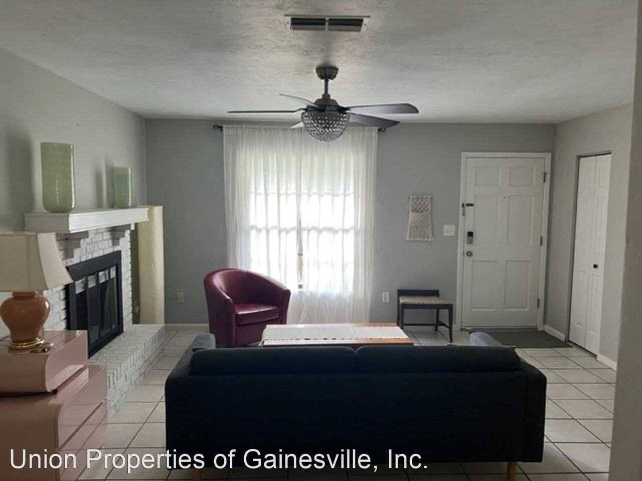 4319 Nw 25th Ter - Photo 3 of 19