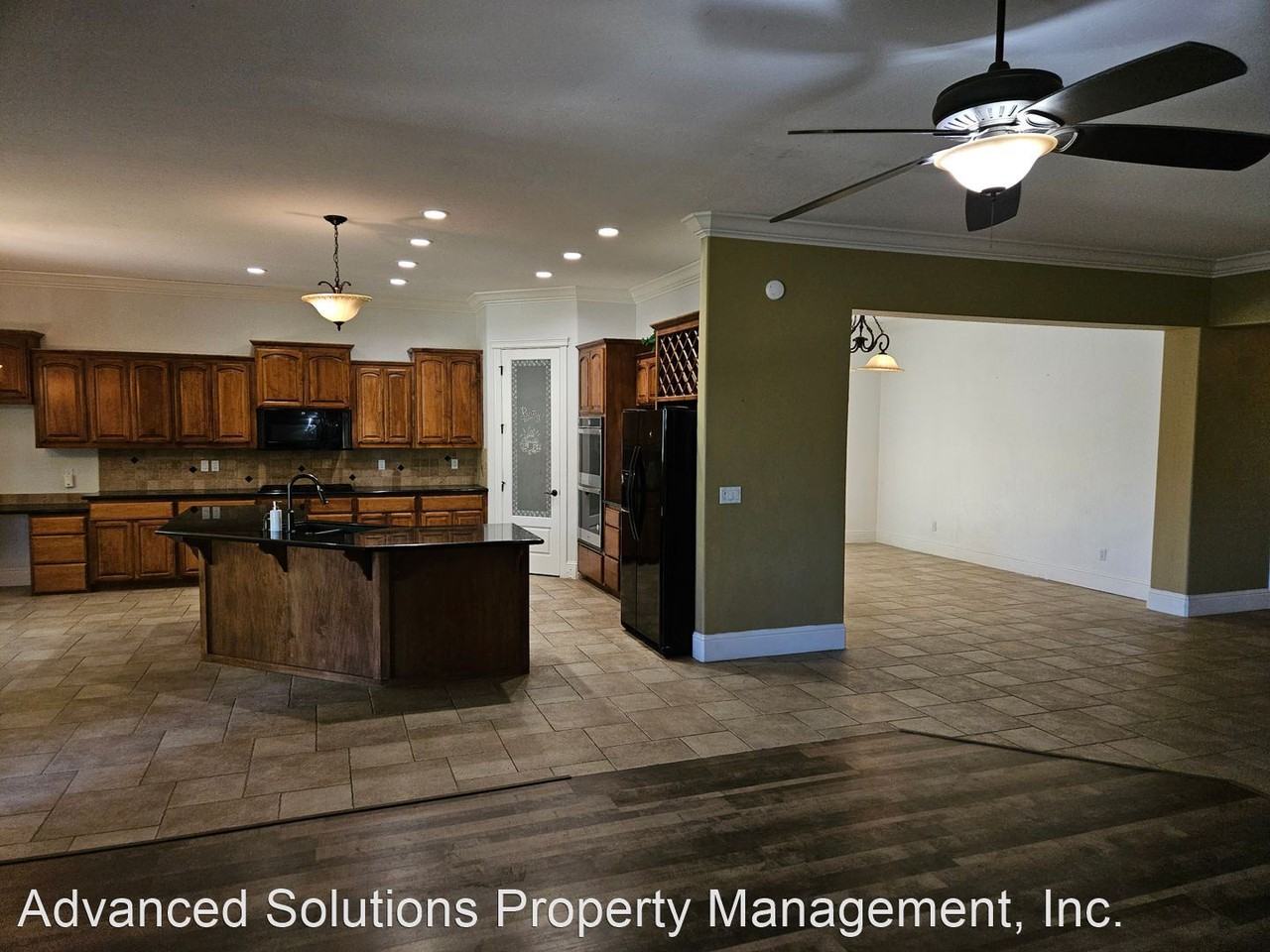 780 Woodacre Dr - Photo 2 of 24