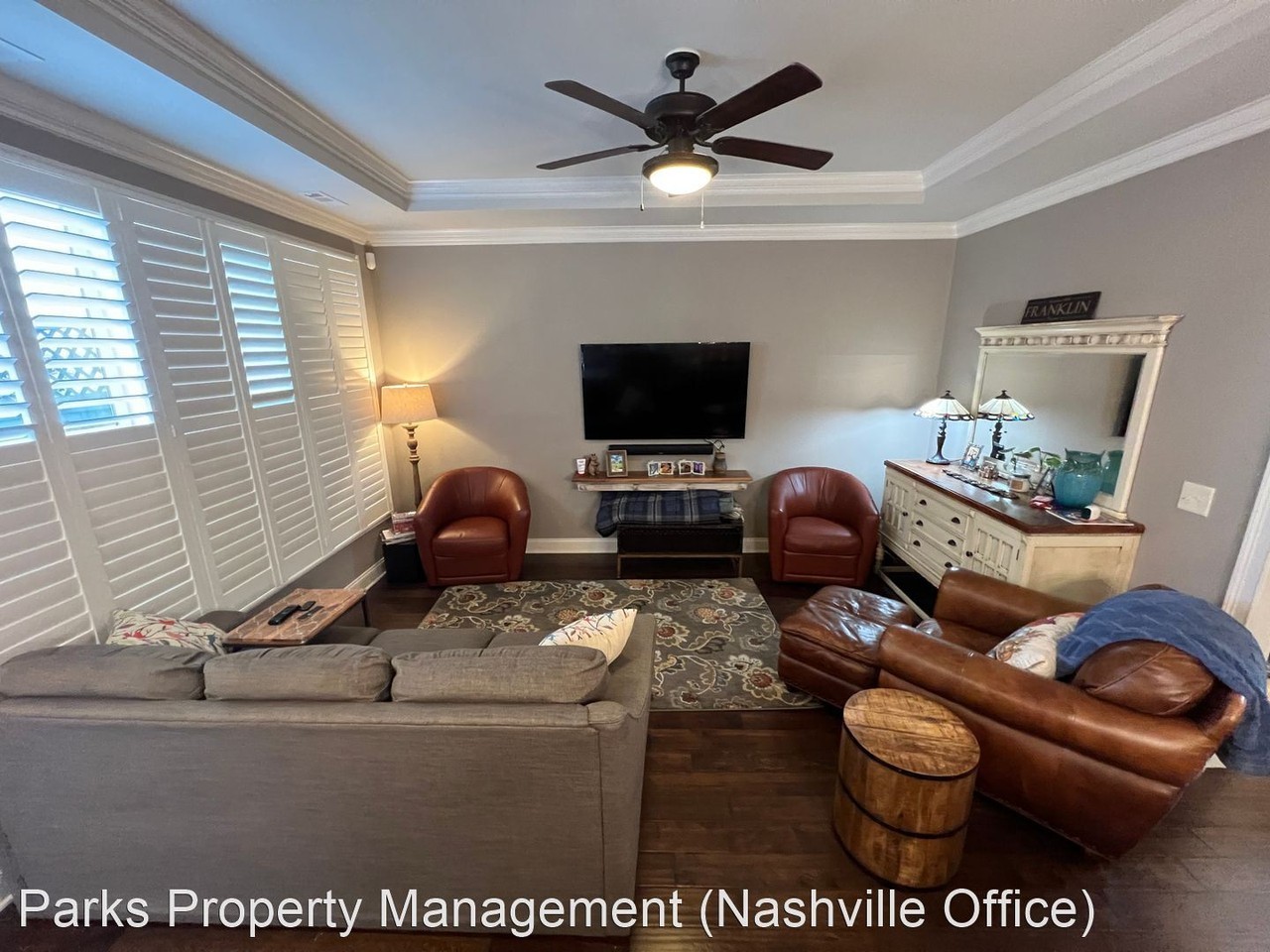 1037 Howland St - Photo 3 of 21