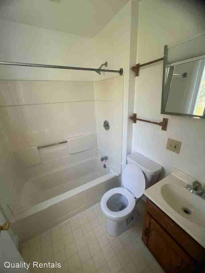 1115 CRANBERRY - Photo 3 of 8