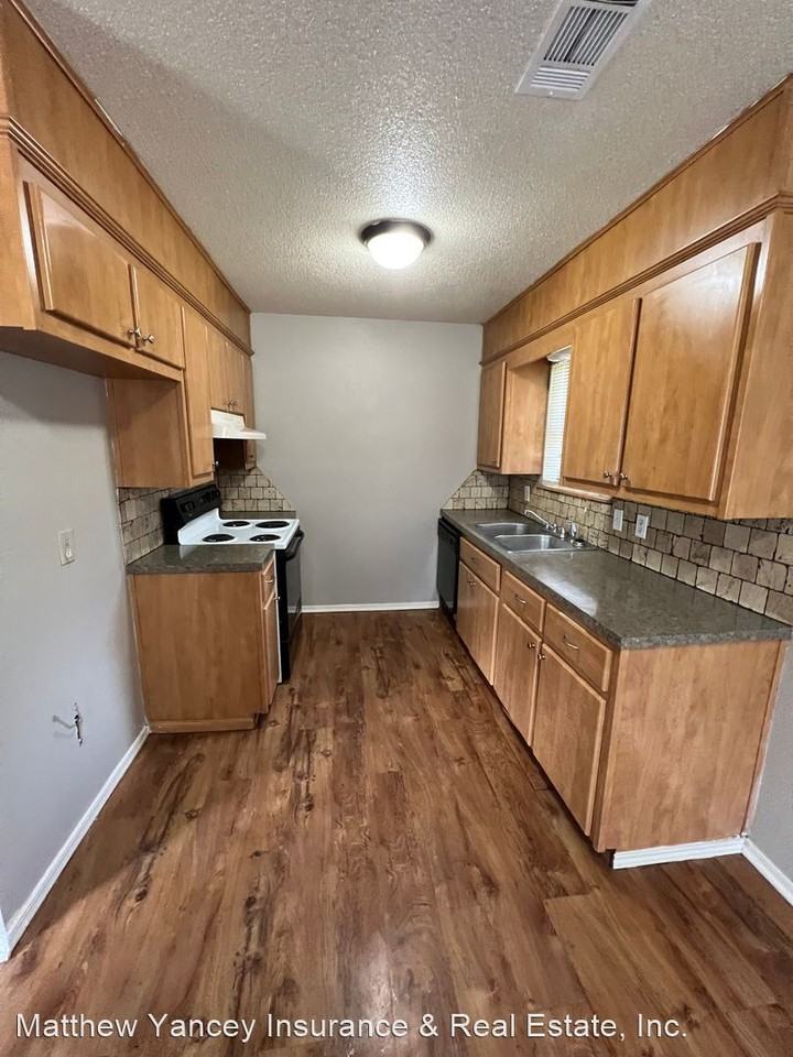 1113 N 28th Pl - Photo 2 of 11