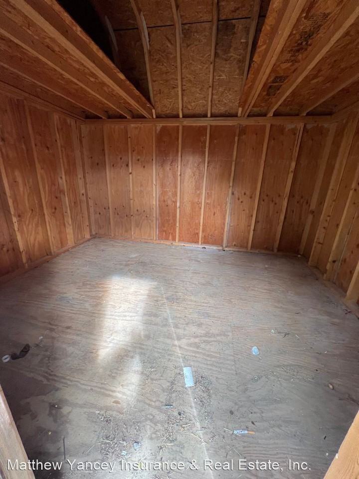 1113 N 28th Pl - Photo 3 of 11