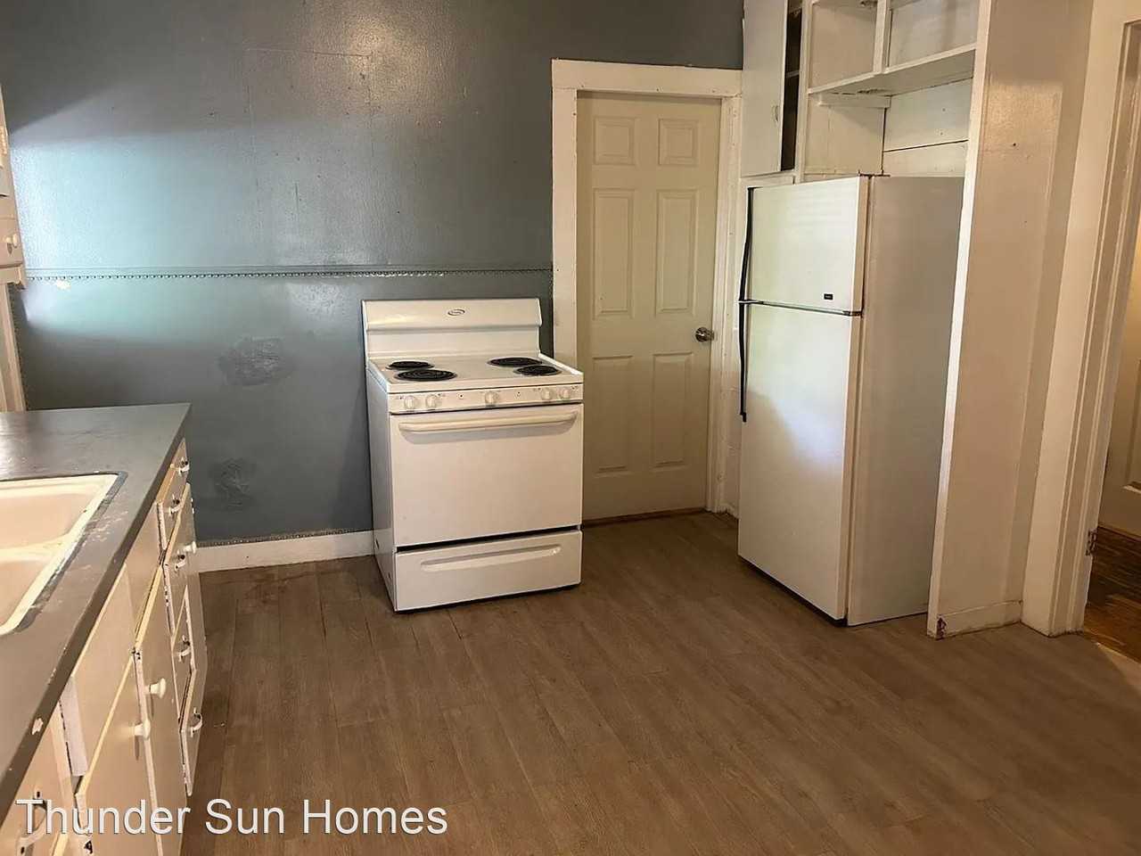 1911 25th Street - Photo 2 of 22