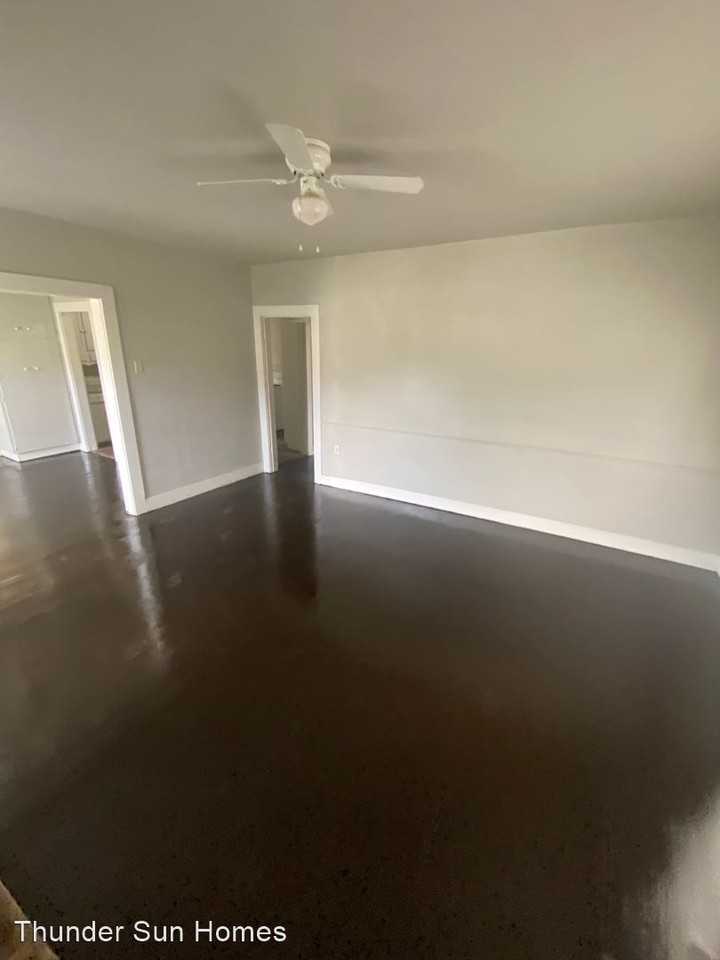 1911 25th Street - Photo 3 of 22