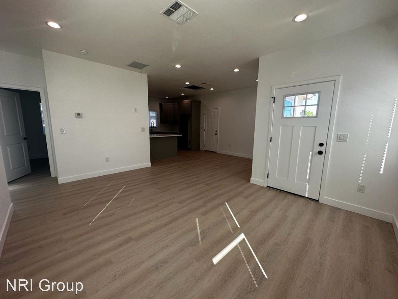 13603 Illinois St - Photo 3 of 6