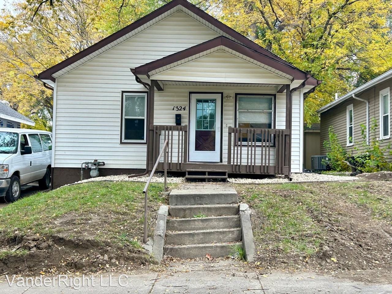 1324 E 4th St - Photo 2 of 26
