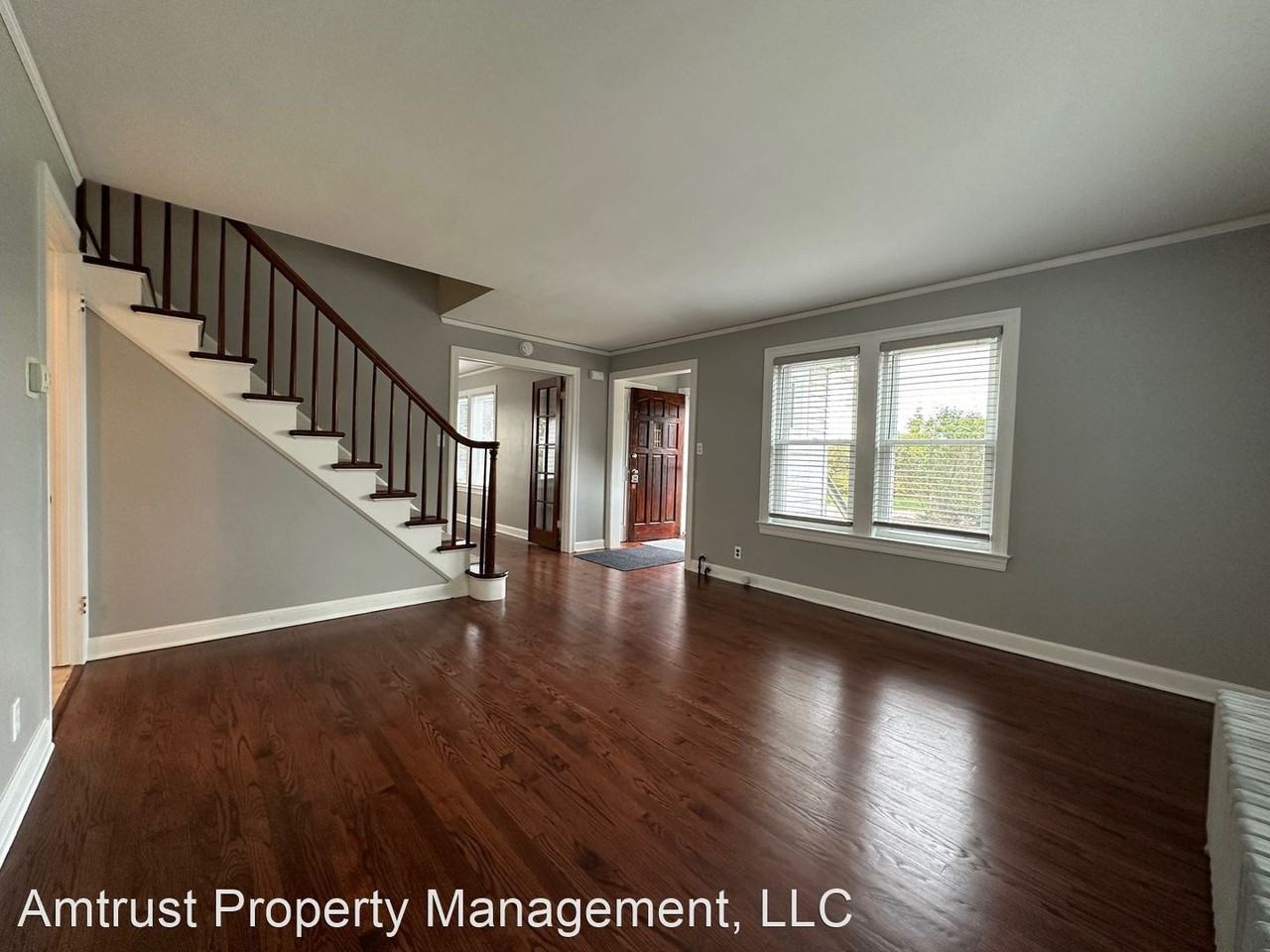 29469 N Fremont Center Rd - Photo 2 of 15