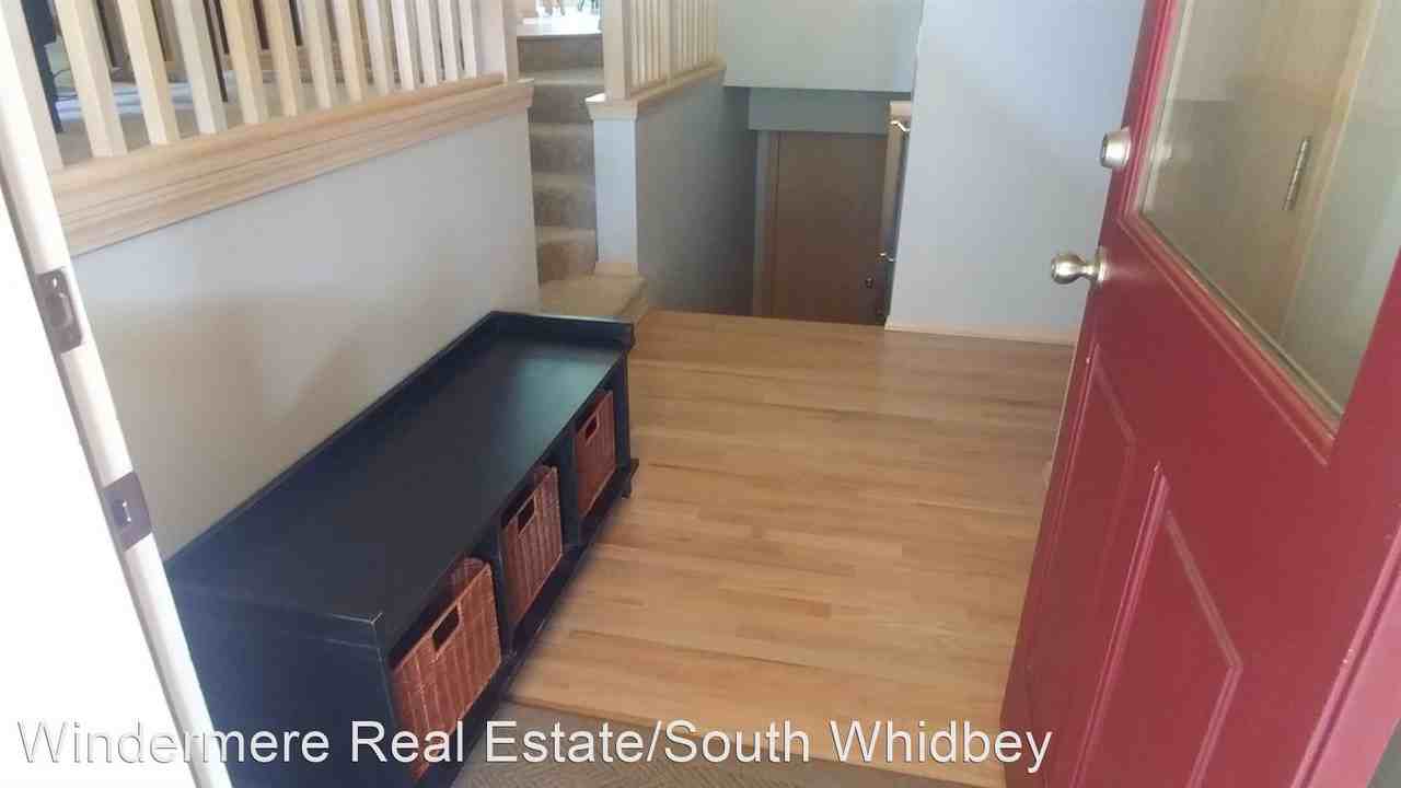 1025 Cedar Cir - Photo 2 of 33