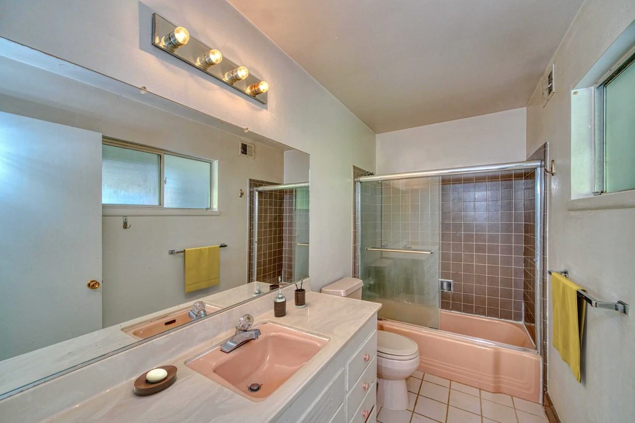 313 Poe St - Photo 3 of 3