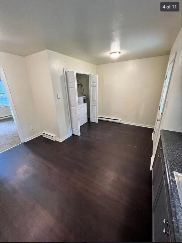 1402 Columbia St - Photo 3 of 7