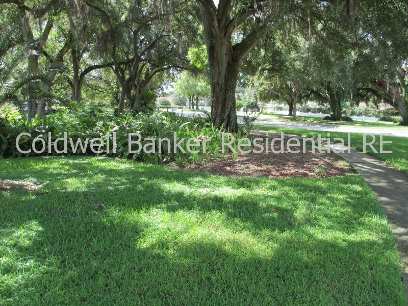 6730 Woodside Ct - Photo 3 of 17