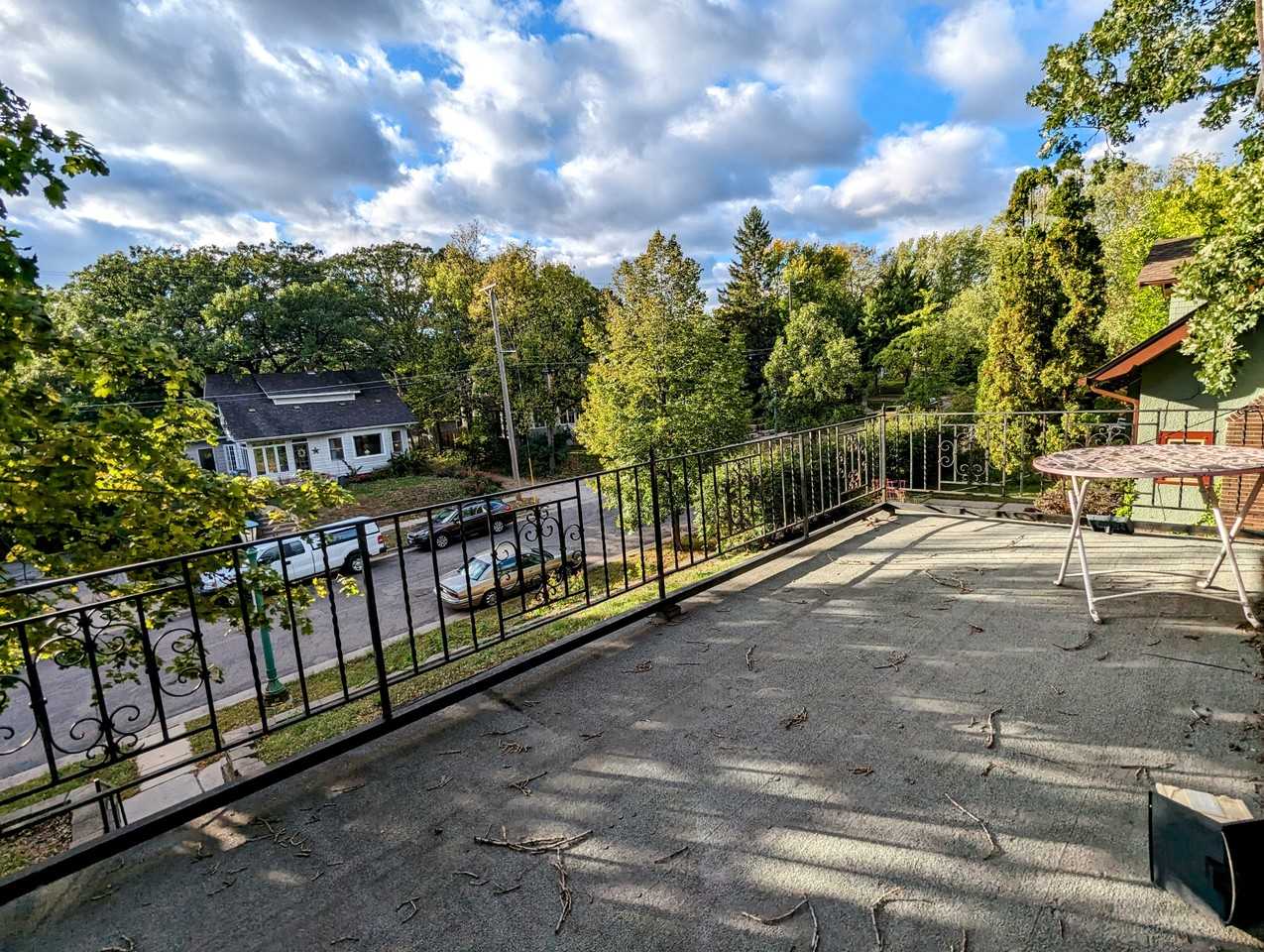 1298 Raymond Ave - Photo 2 of 15