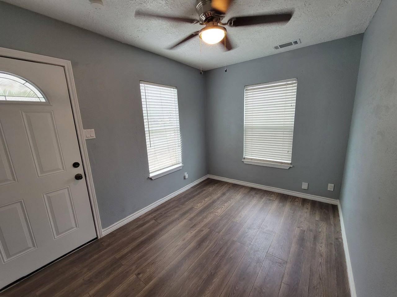 224 Thelka - Photo 3 of 16