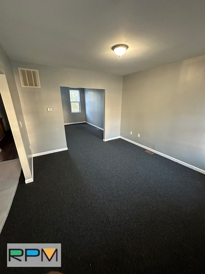 1209 Dukeland St - Photo 2 of 11