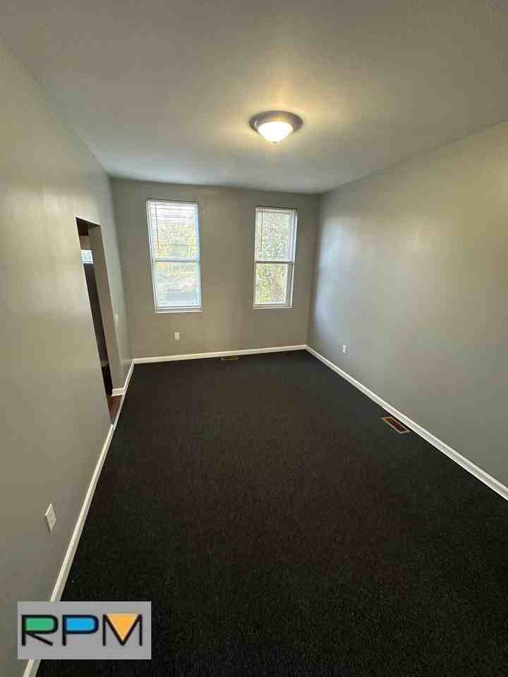 1209 Dukeland St - Photo 3 of 11