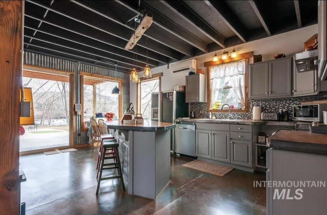 3850 N Plaza Rd - Photo 2 of 24