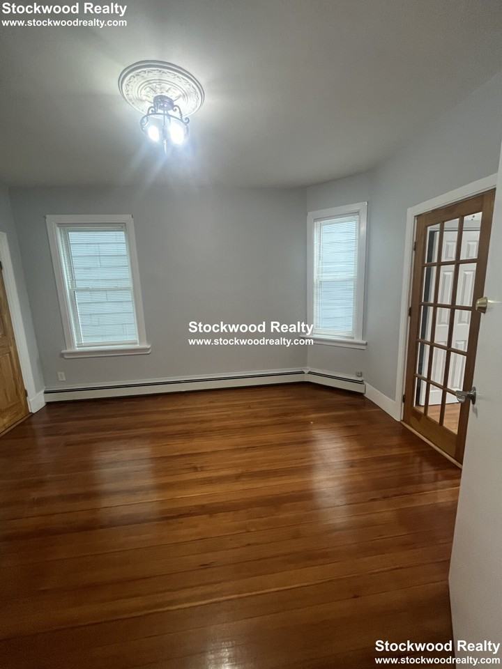 12 Newport St #2 - Photo 5 of 32