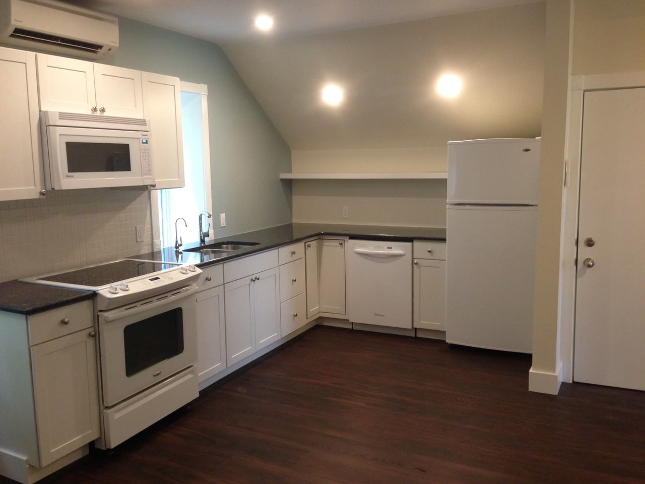 144 Queen St N #2 (upper) - Photo 2 of 13