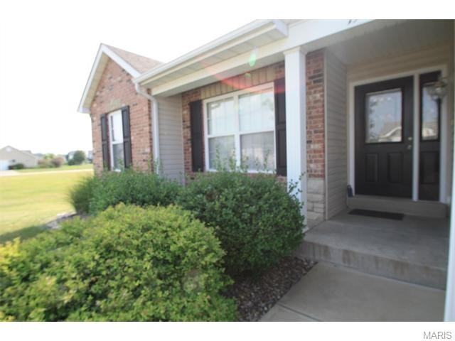 15 Berkshire Ct - Photo 3 of 21