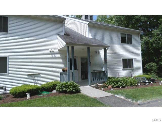 33 Canterbury Ct #33 - Photo 2 of 12