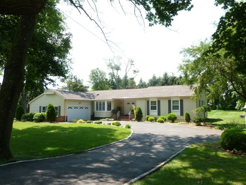 1470 Martine Ave - Photo 3 of 24