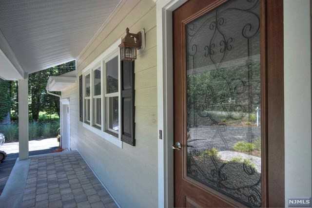 102 W Saddle River Rd - Photo 2 of 25