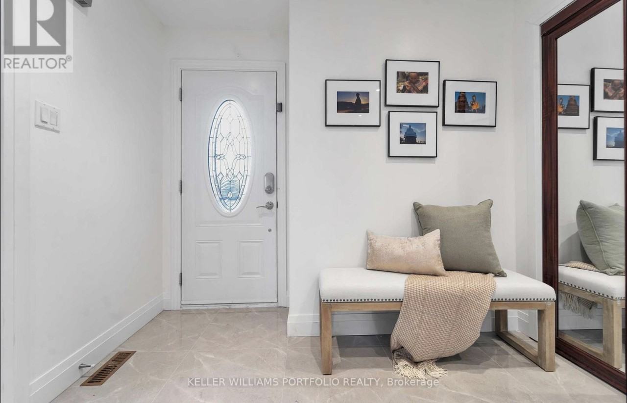 553 Yorkminster Crescent - Photo 2 of 17