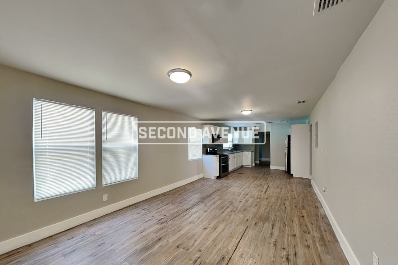 5763 Cooke St - Photo 2 of 17