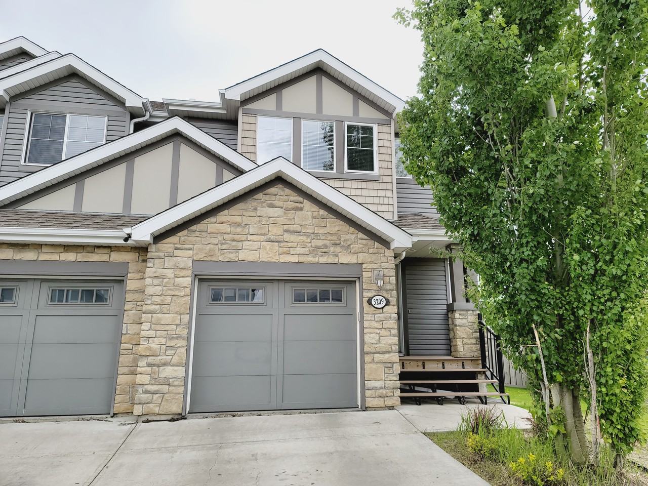 3209 Whitelaw Drive NW - Photo 2 of 31