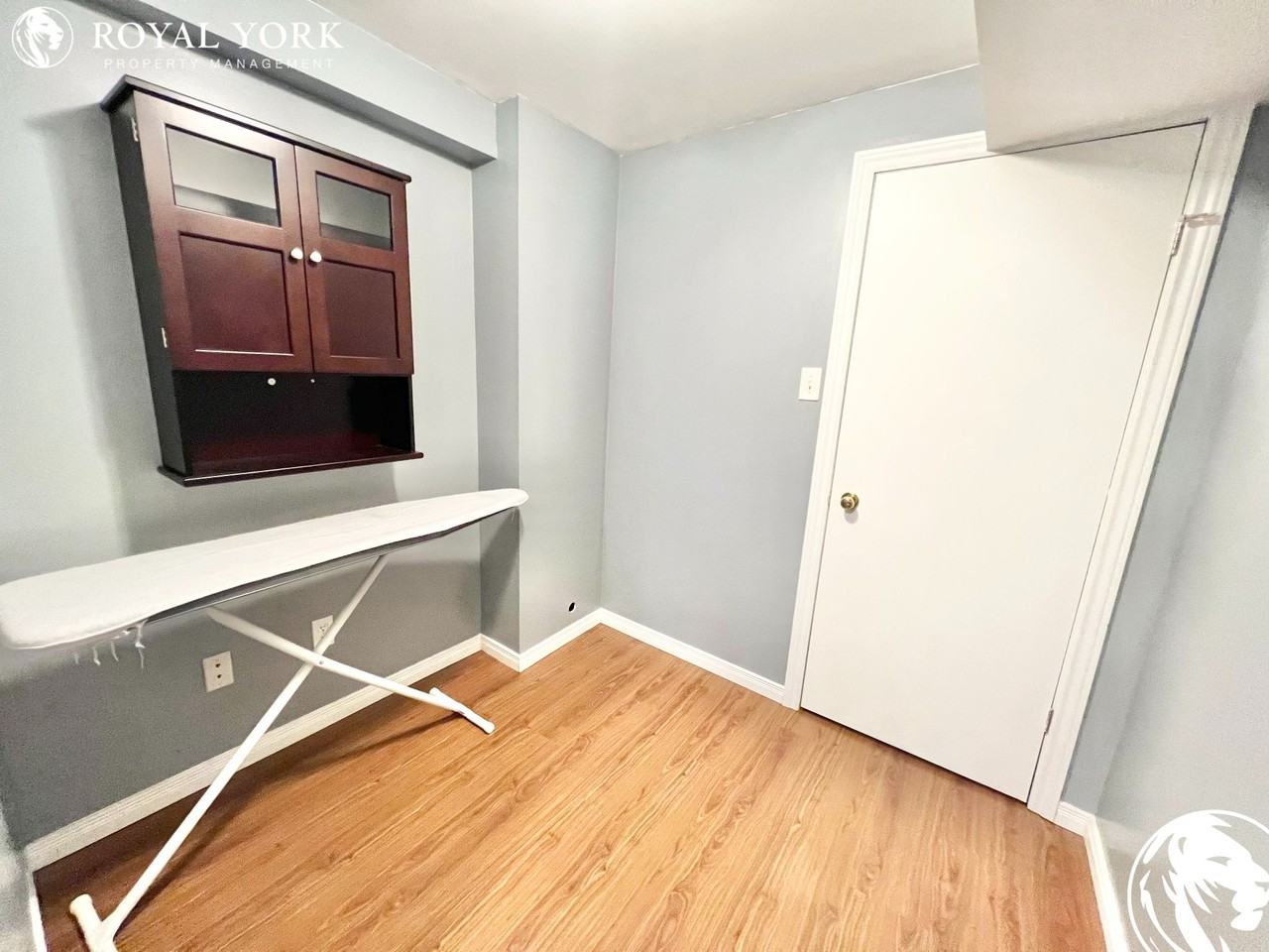 644 Commonwealth Cres #2 - Photo 3 of 18