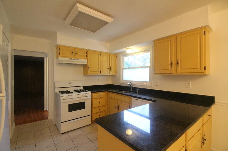 17 Beauvoir Ct - Photo 7 of 16