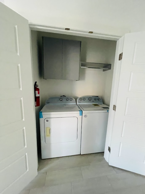 1623 W Sumitt Dr #3 - Photo 4 of 10