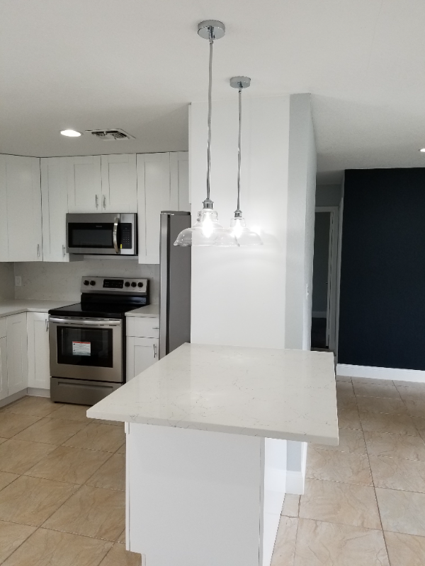 306 Ne Triplet Dr - Photo 2 of 18