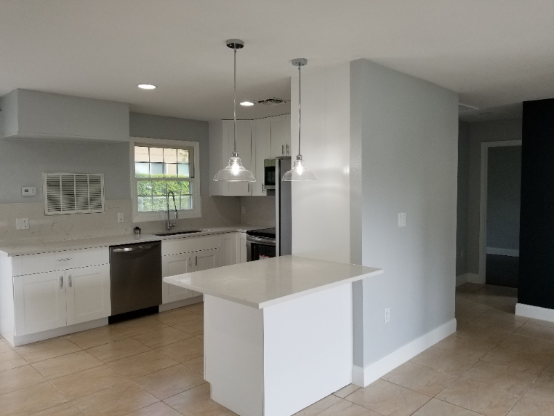 306 Ne Triplet Dr - Photo 3 of 18