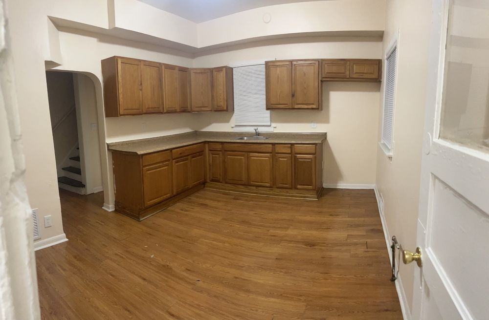 3028 W Mount Vernon Ave - Photo 2 of 11