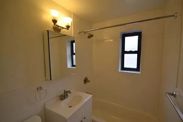 72-28 153rd Street #3G - Photo 2 of 5