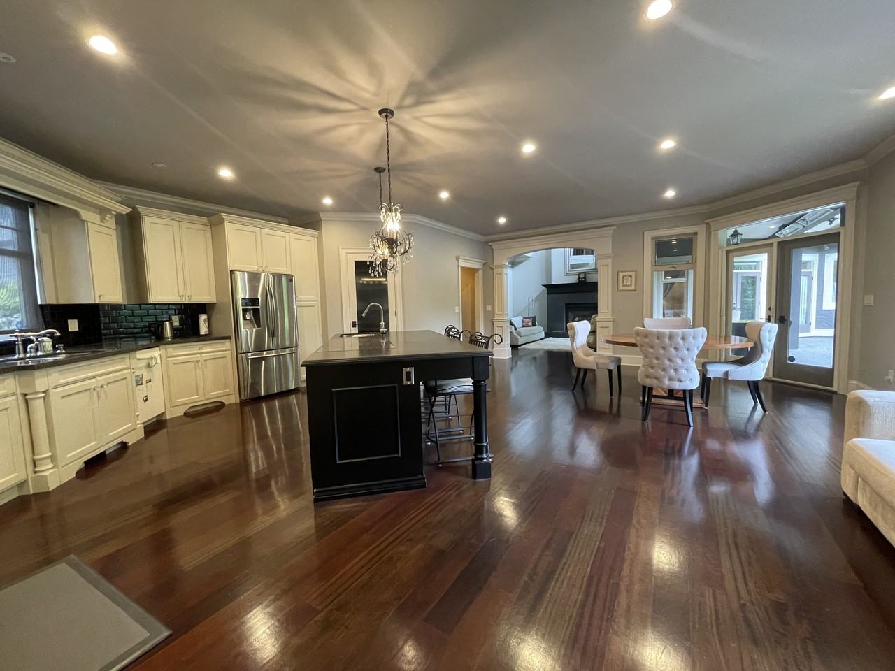 16045 30 Avenue - Photo 6 of 20