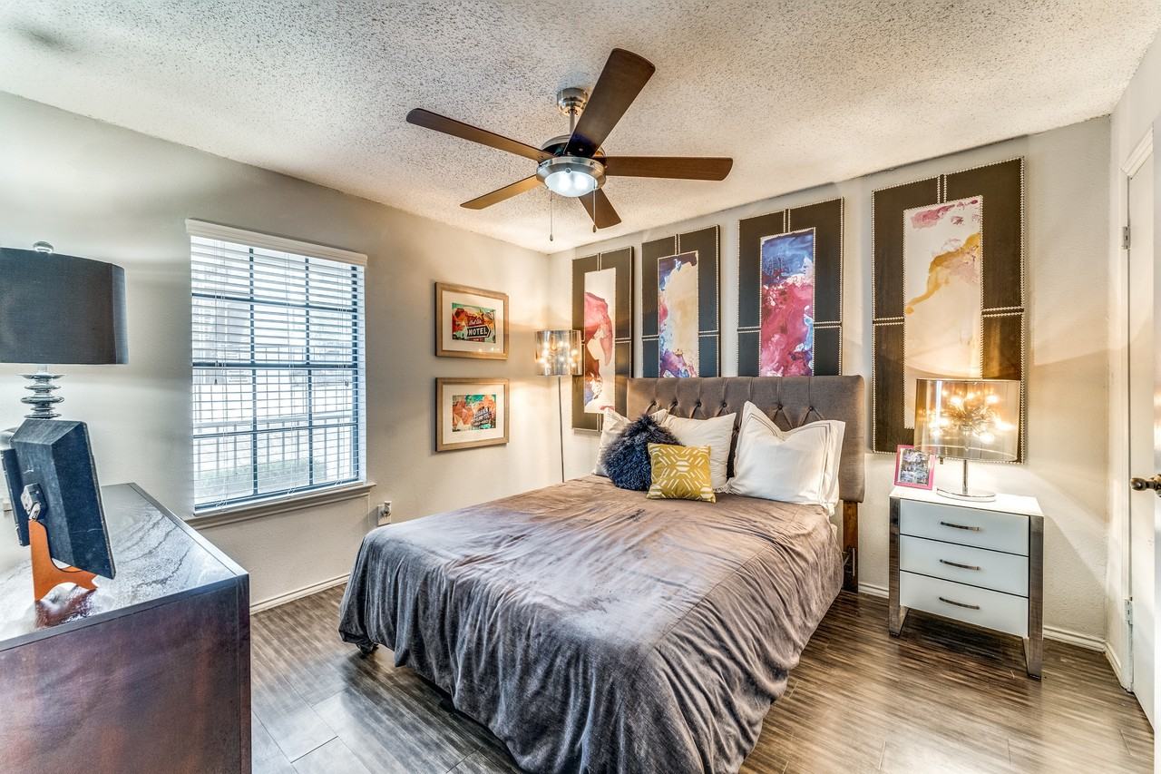 Chandelier - Photo 3 of 16