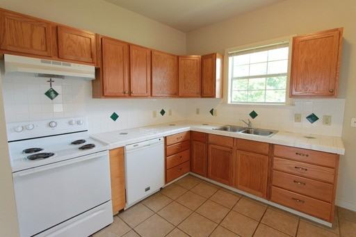 104 N Greenleaf St - Photo 2 of 30